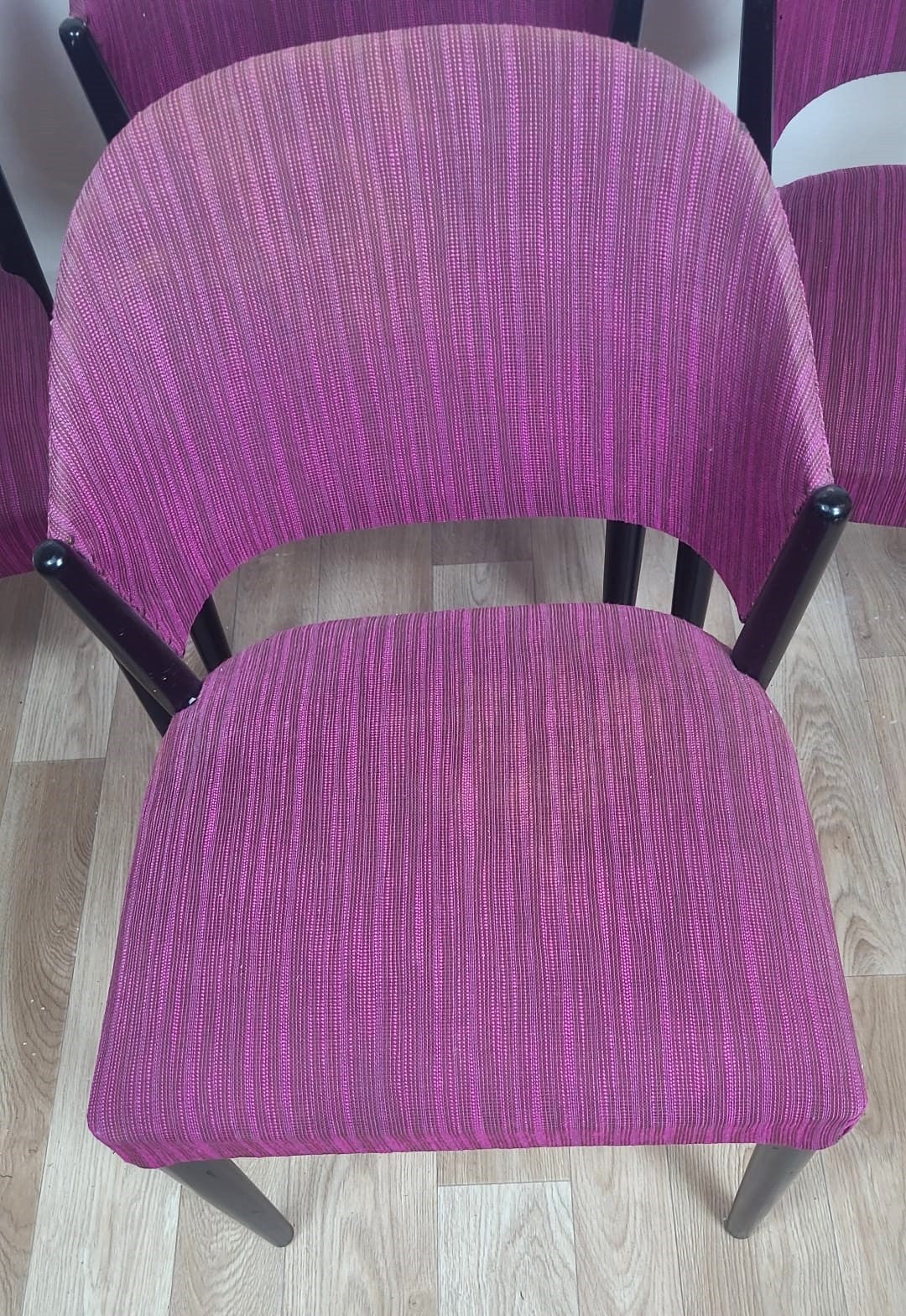 Lot de 4 chaises vintage en tissu violet – années 60/70 - Furniture 1960