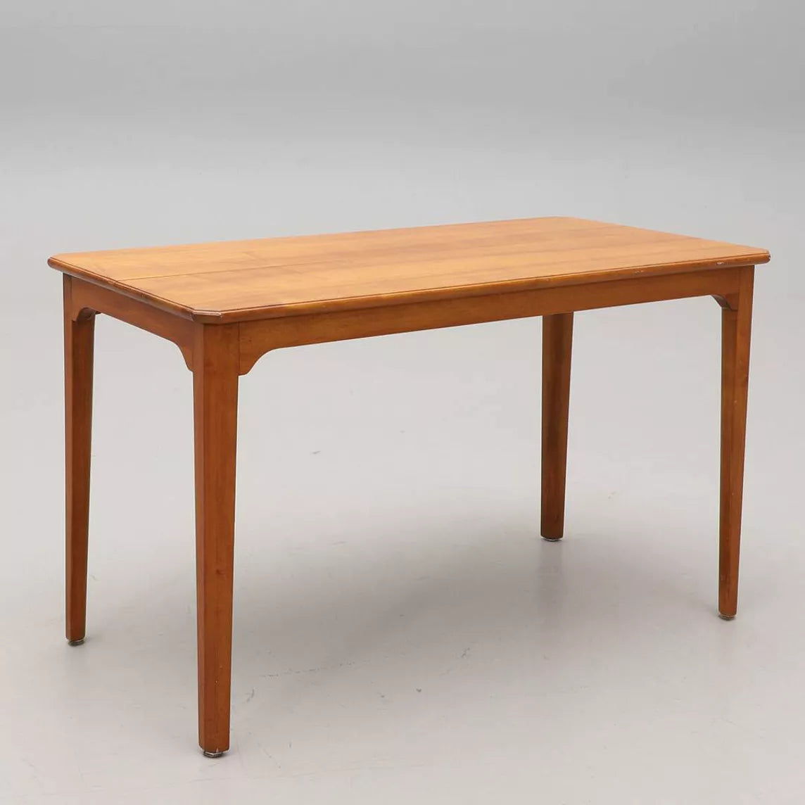 Table basse scandinave vintage en noyer par Carl Malmsten – Suède – années 60 - Furniture 1960