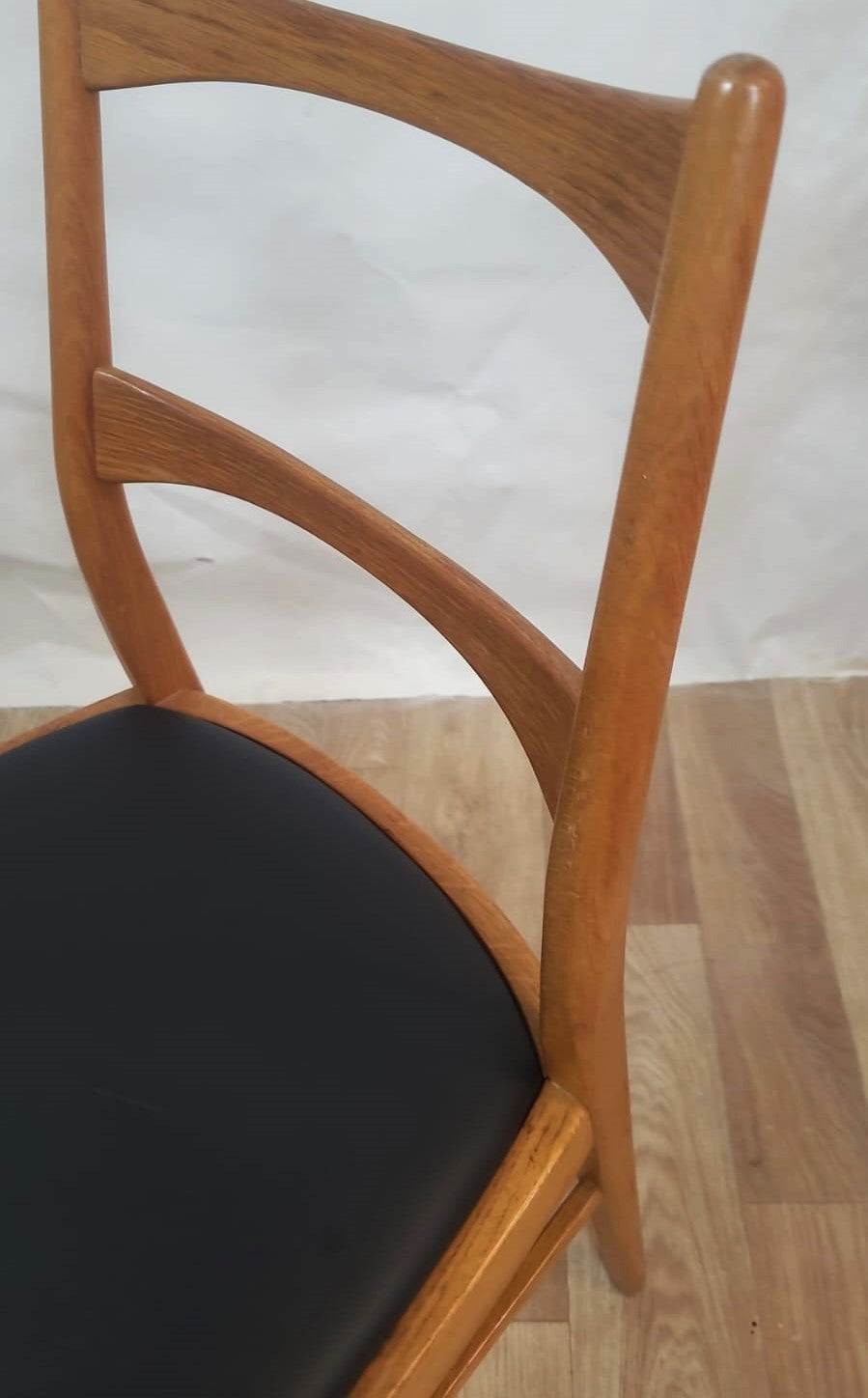 Chaise danoise vintage en teck – assise simili cuir noir (années 60) - Furniture 1960