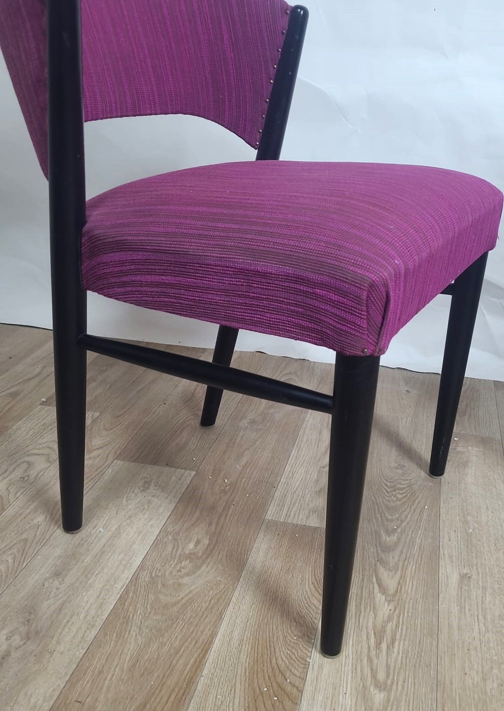 Lot de 4 chaises vintage en tissu violet – années 60/70 - Furniture 1960