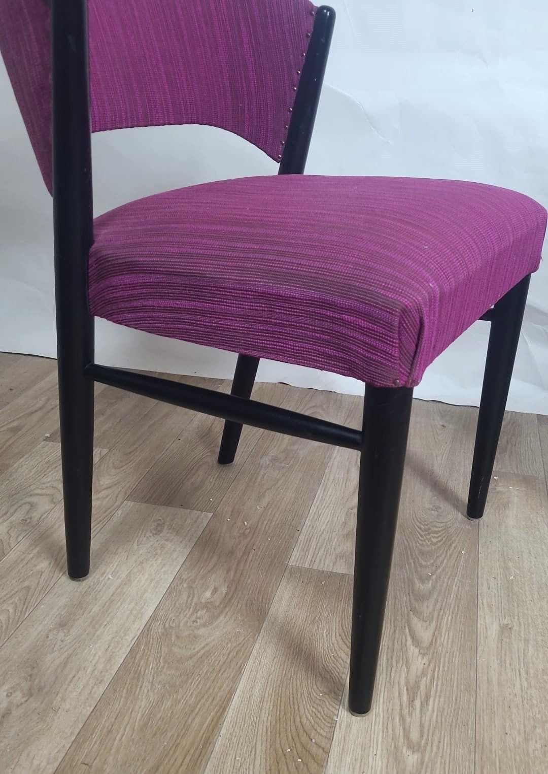 Lot de 4 chaises vintage en tissu violet – années 60/70 - Furniture 1960