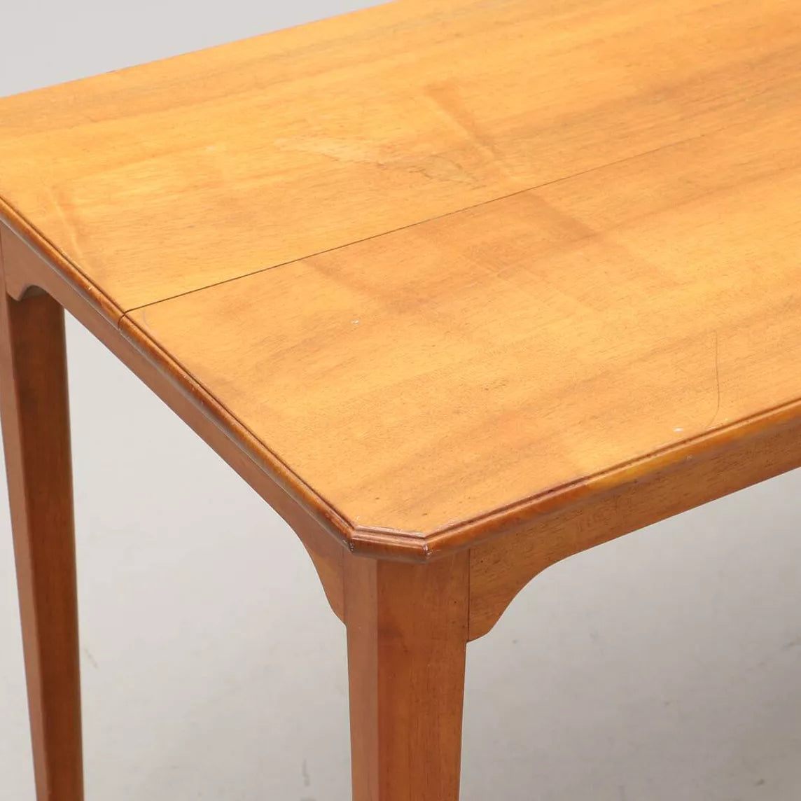 Table basse scandinave vintage en noyer par Carl Malmsten – Suède – années 60 - Furniture 1960