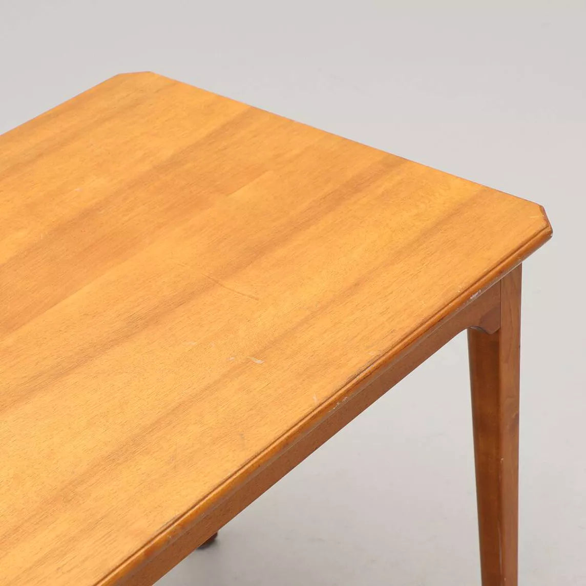 Table basse scandinave vintage en noyer par Carl Malmsten – Suède – années 60 - Furniture 1960