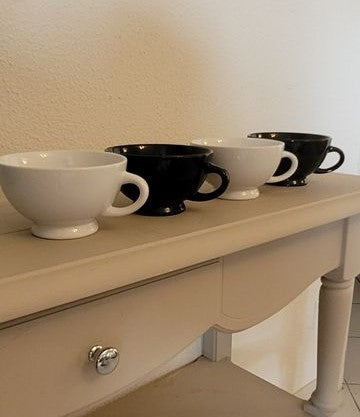 Paire de tasses neuves – noir ou blanc – LOBDESIGN Suède - Furniture 1960