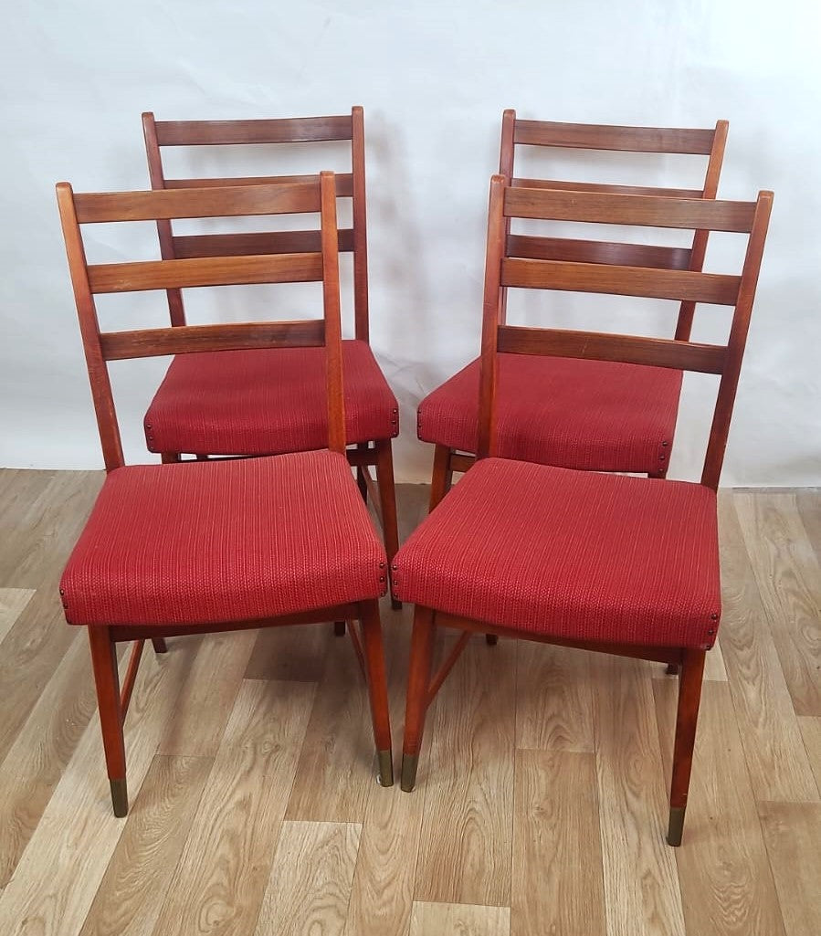 Lot de 4 chaises de salle à manger en teck – Fin XXe siècle - Furniture 1960
