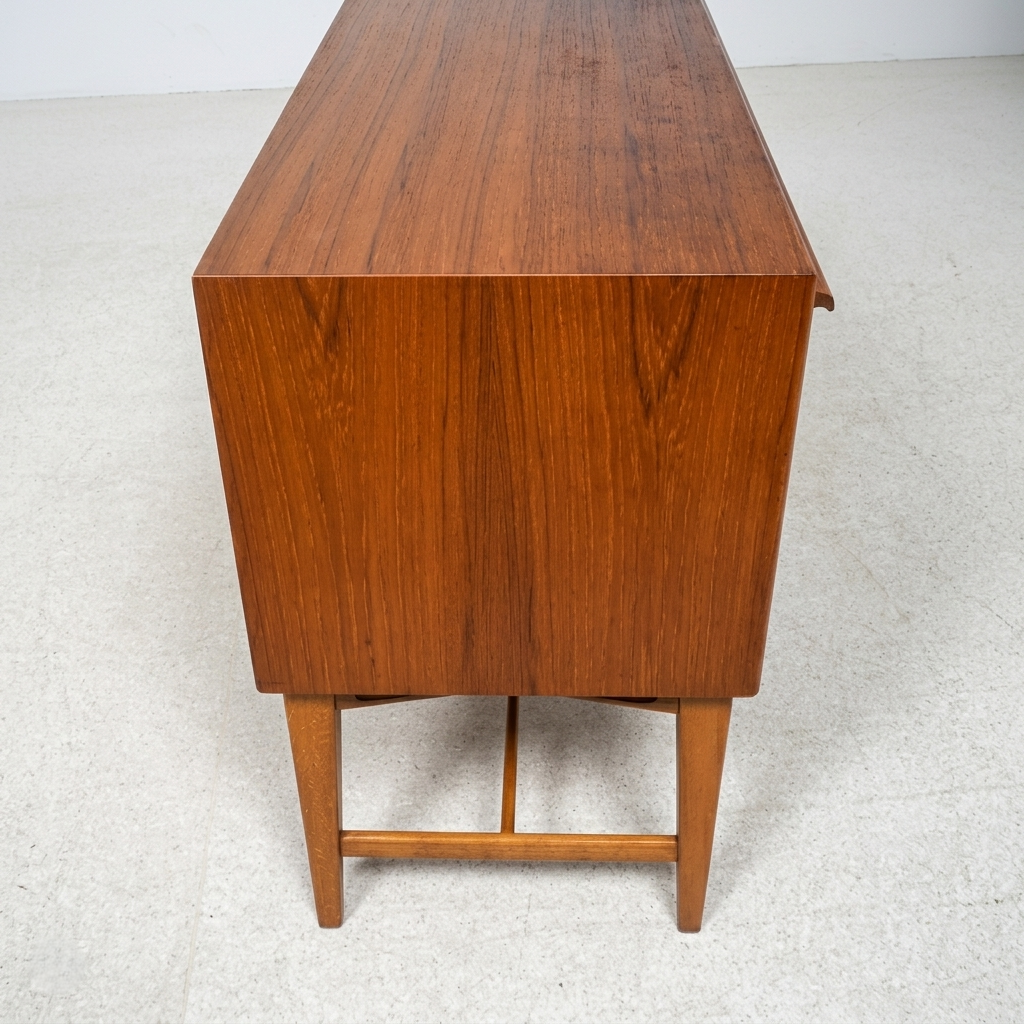 Buffet Scandinave vintage en teck avec surface d’écriture, années 60