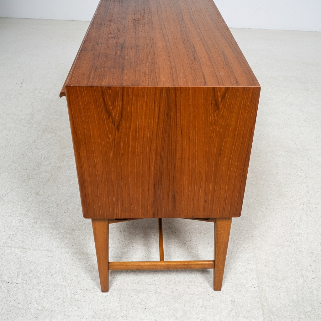 Buffet Scandinave vintage en teck avec surface d’écriture, années 60