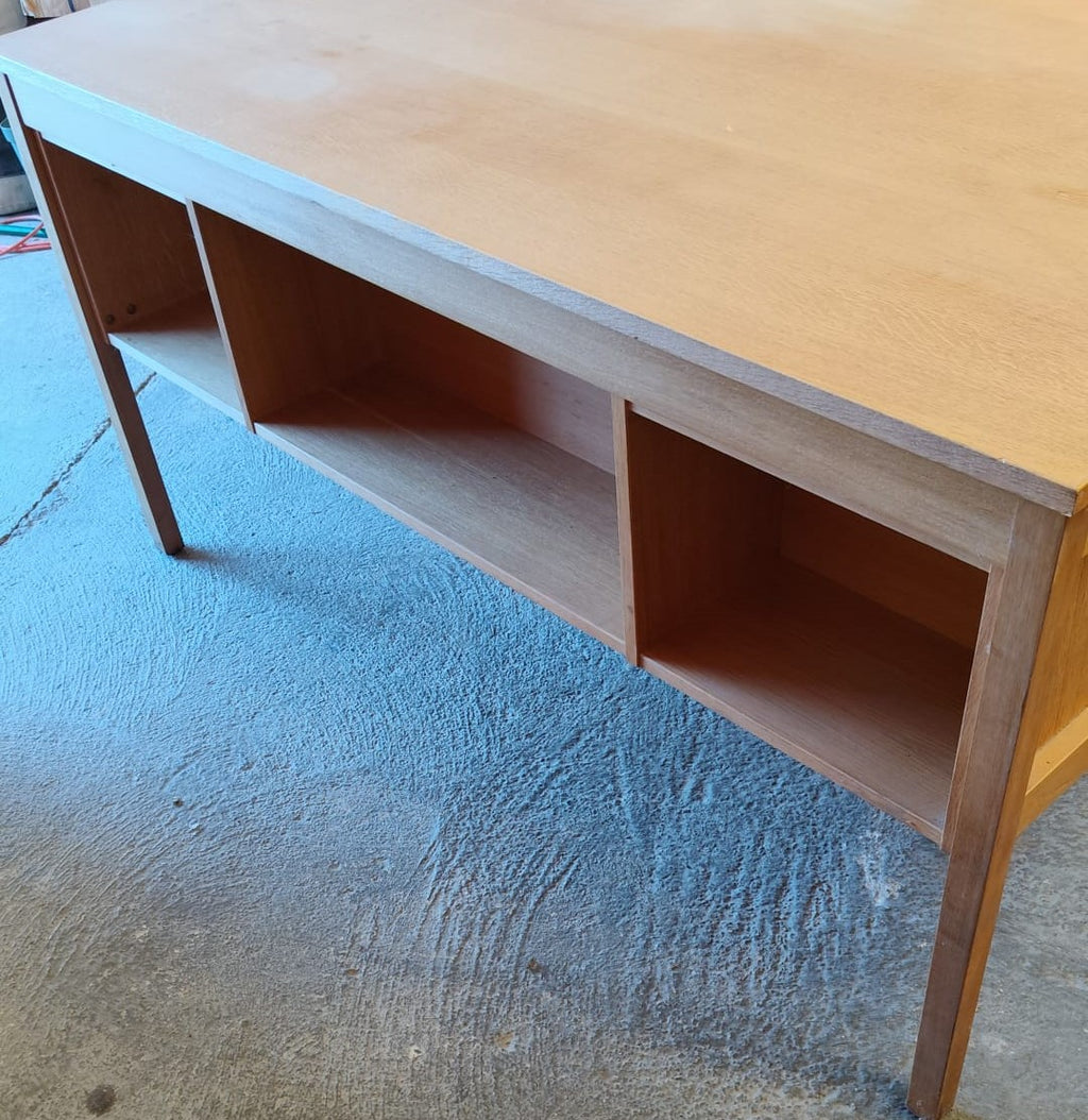 Bureau vintage scandinave en chêne double face - Suède - années 60
