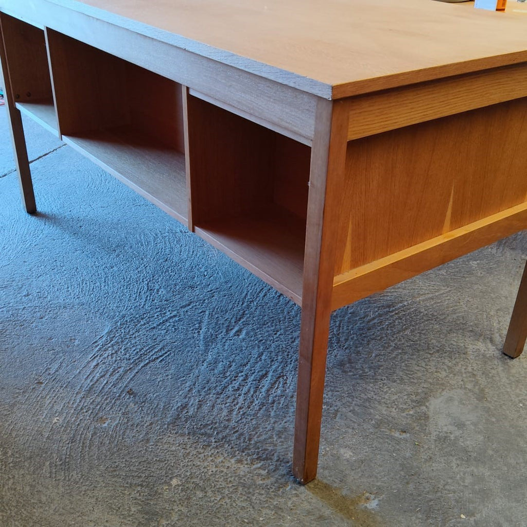Bureau vintage scandinave en chêne double face - Suède - années 60