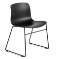 Chaise About A Chair AAC08 dessinée par Hee Welling pour HAY au Danemark