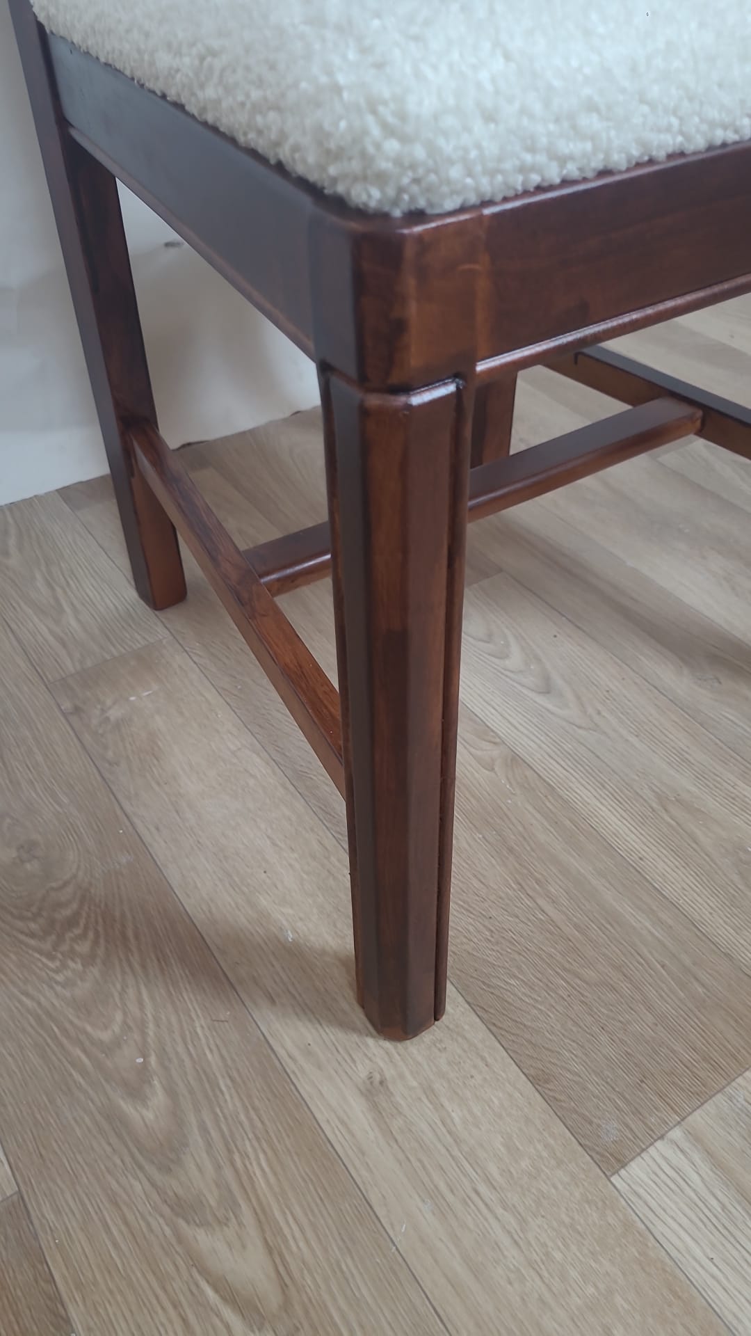 Chaise vintage retapissée en bouclette – années 70/80 - Furniture 1960