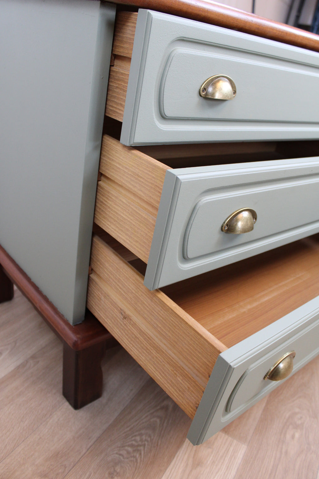 Commode vintage estampillée Gautier vert sauge, années 1970