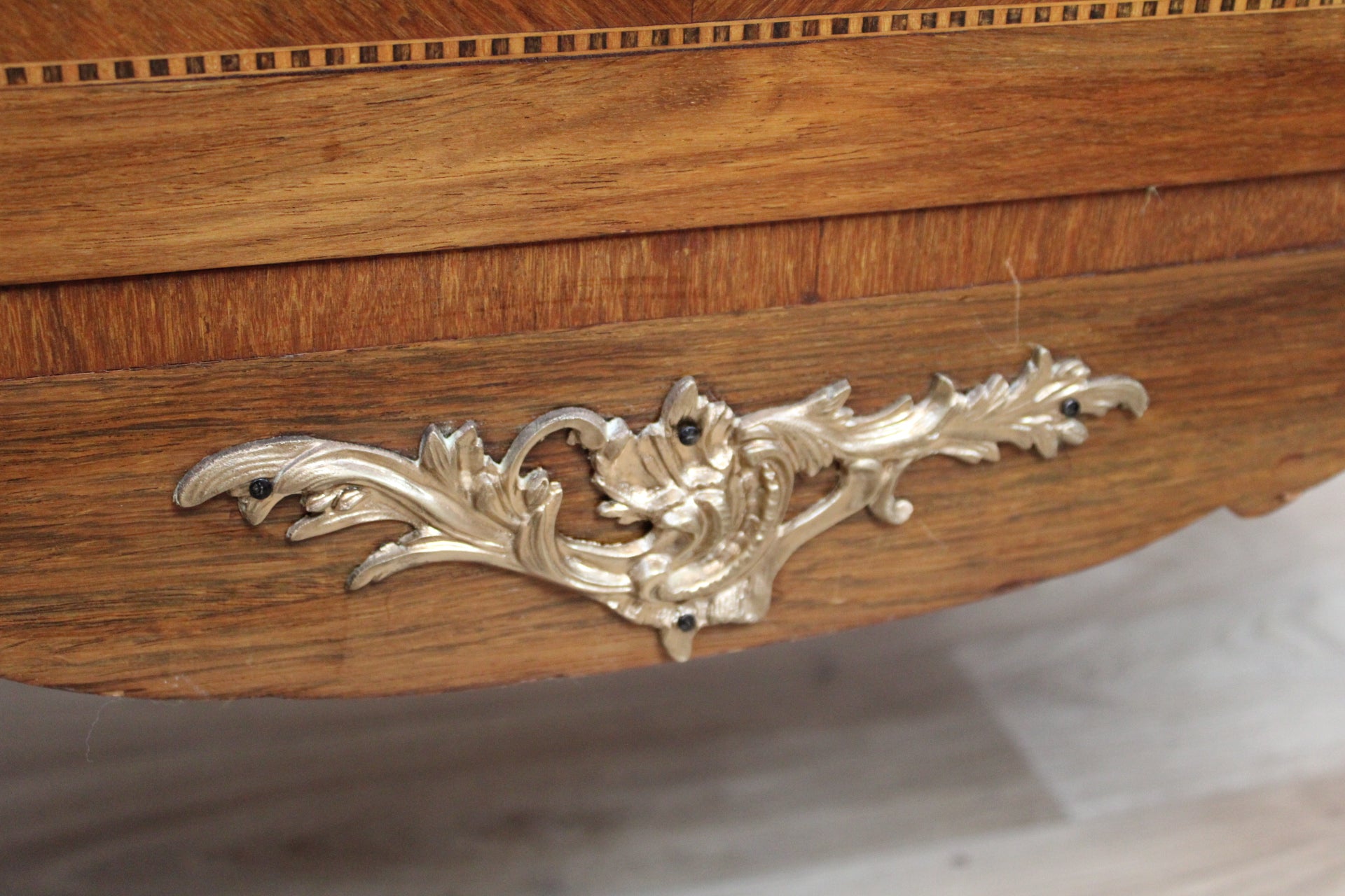 Commode sauteuse Vintage en bois et marbre rose, années 1960
