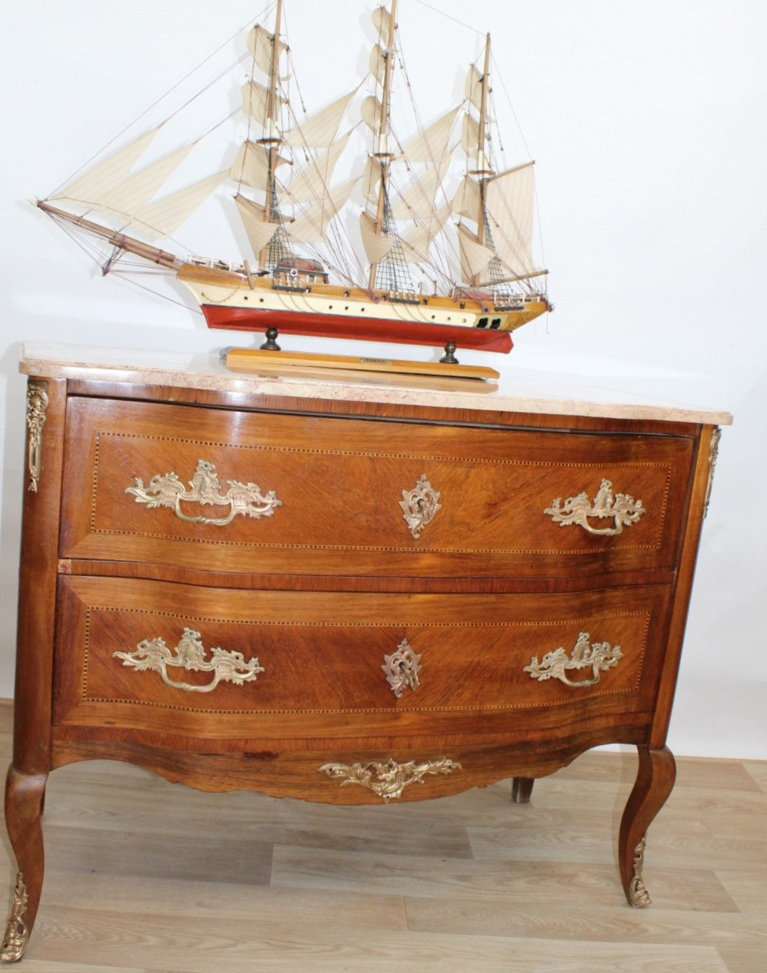 Commode sauteuse Vintage en bois et marbre rose, années 1960