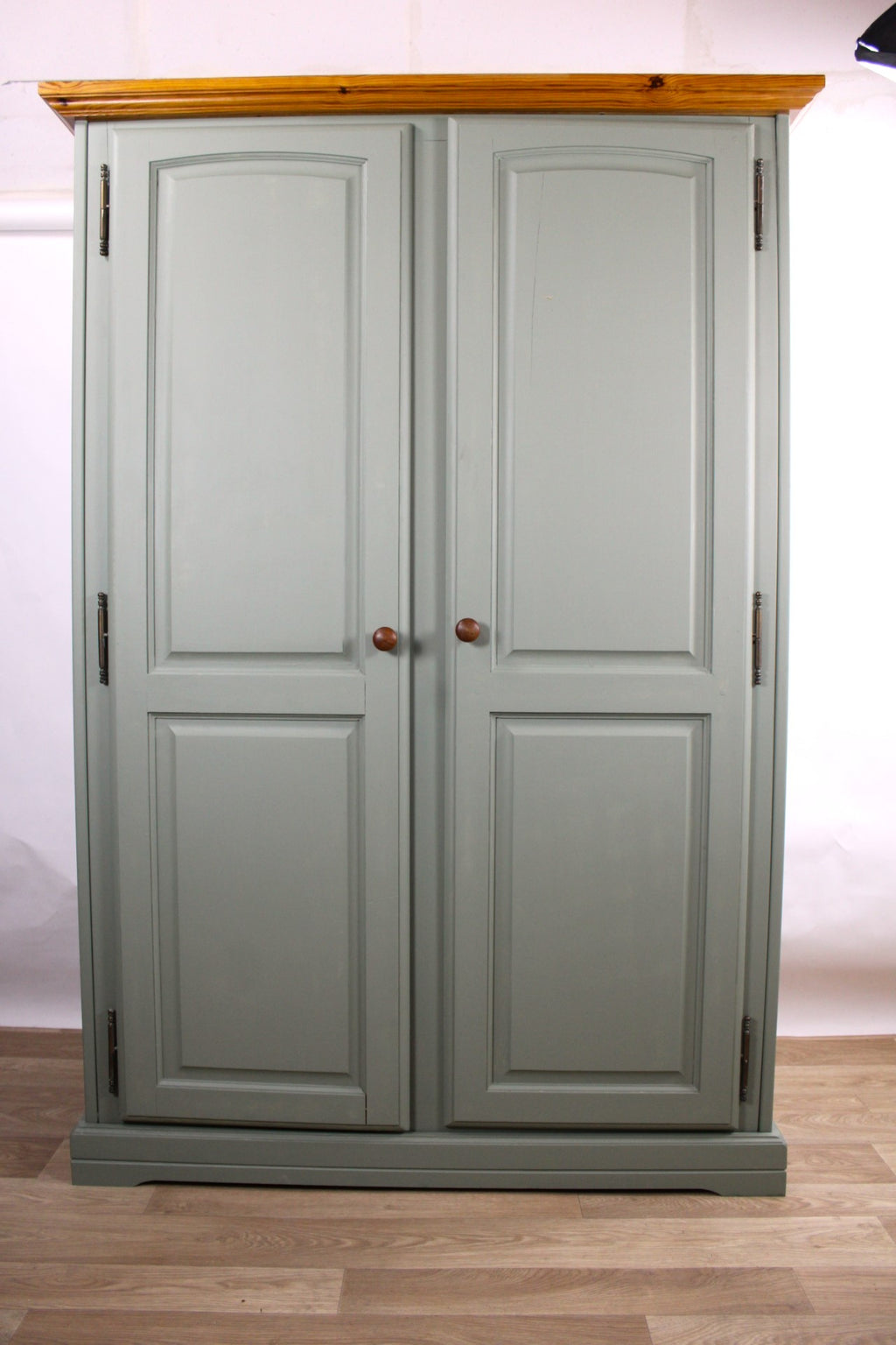 Armoire vintage Gautier relookée – style années 60 – vert sauge - Furniture 1960