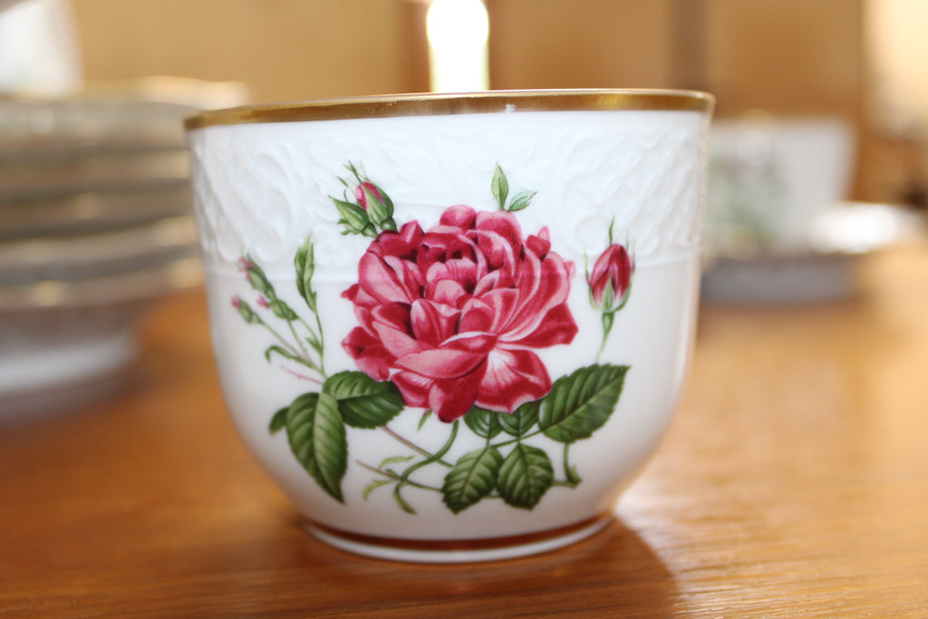 Service en porcelaine ajourée – Pierre-Joseph Redouté pour Arzberg - Furniture 1960