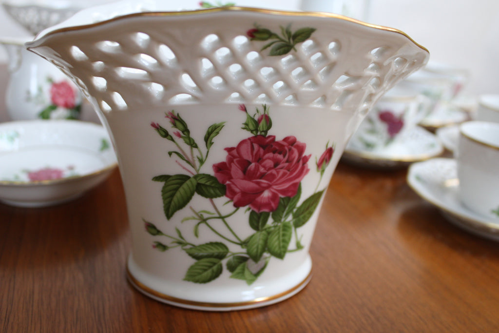 Service en porcelaine ajourée – Pierre-Joseph Redouté pour Arzberg - Furniture 1960