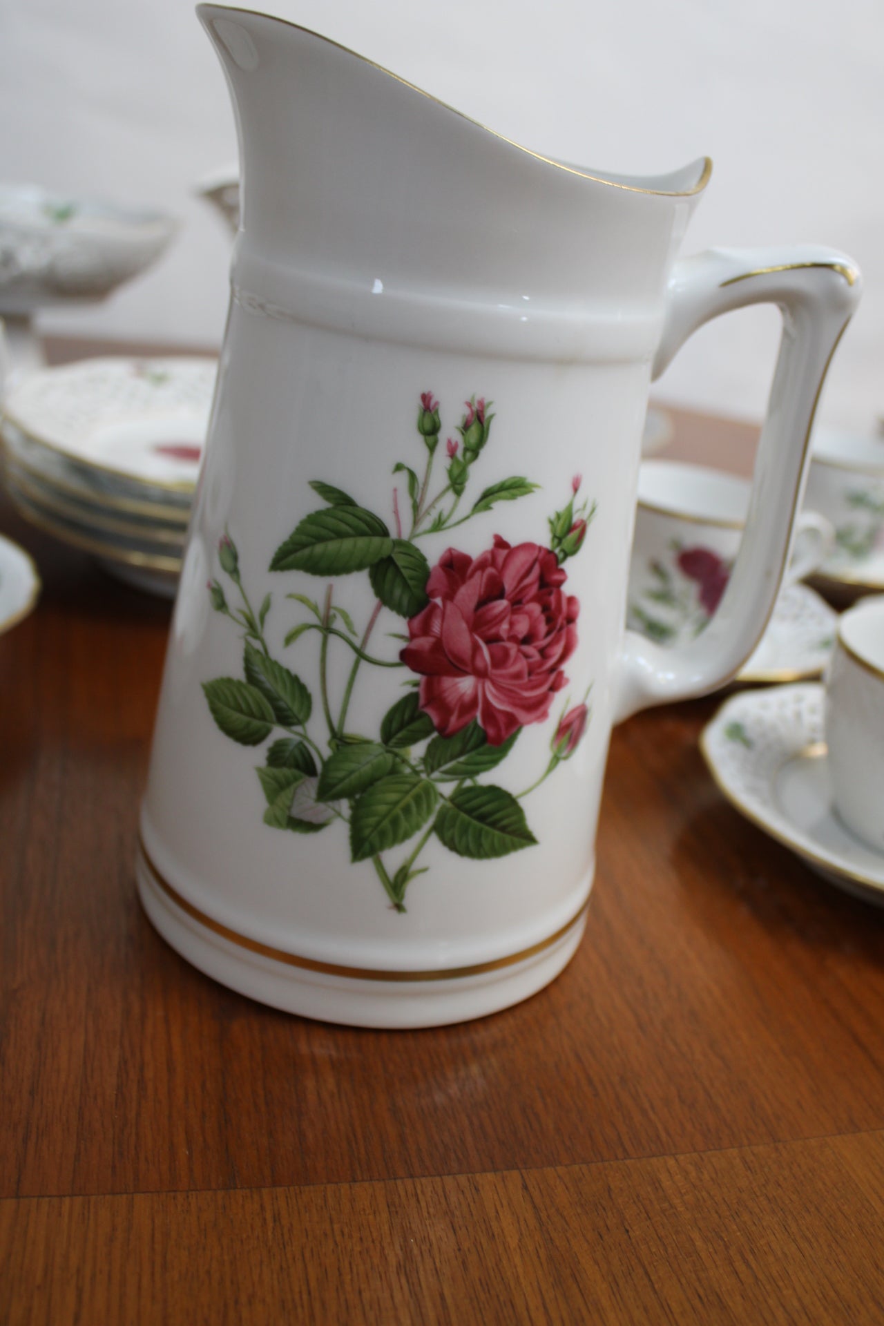 Service en porcelaine ajourée – Pierre-Joseph Redouté pour Arzberg - Furniture 1960