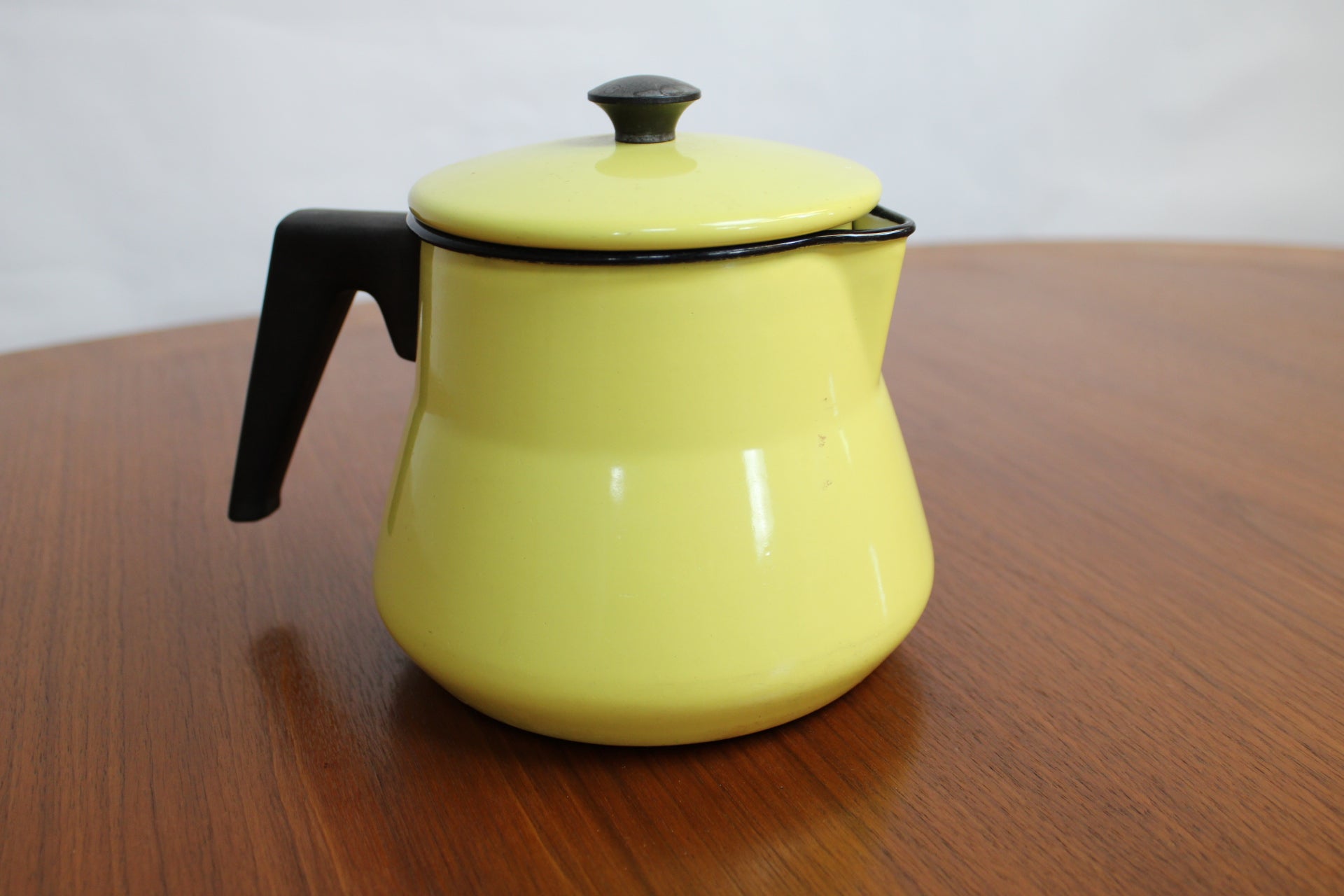 Cafetière vintage KOCKUMS émaillée jaune – Suède, années 1930 - Furniture 1960