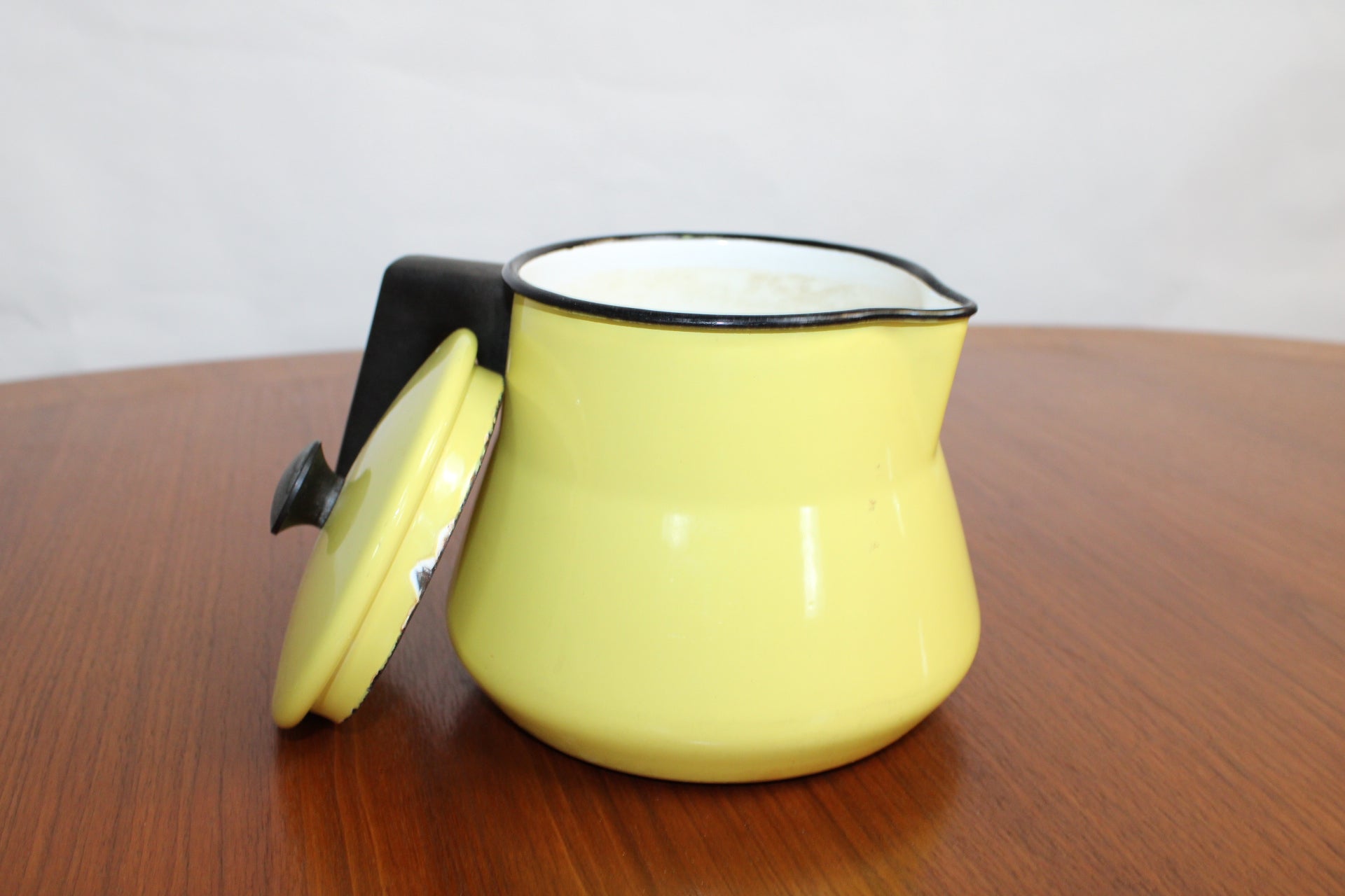 Cafetière vintage KOCKUMS émaillée jaune – Suède, années 1930 - Furniture 1960