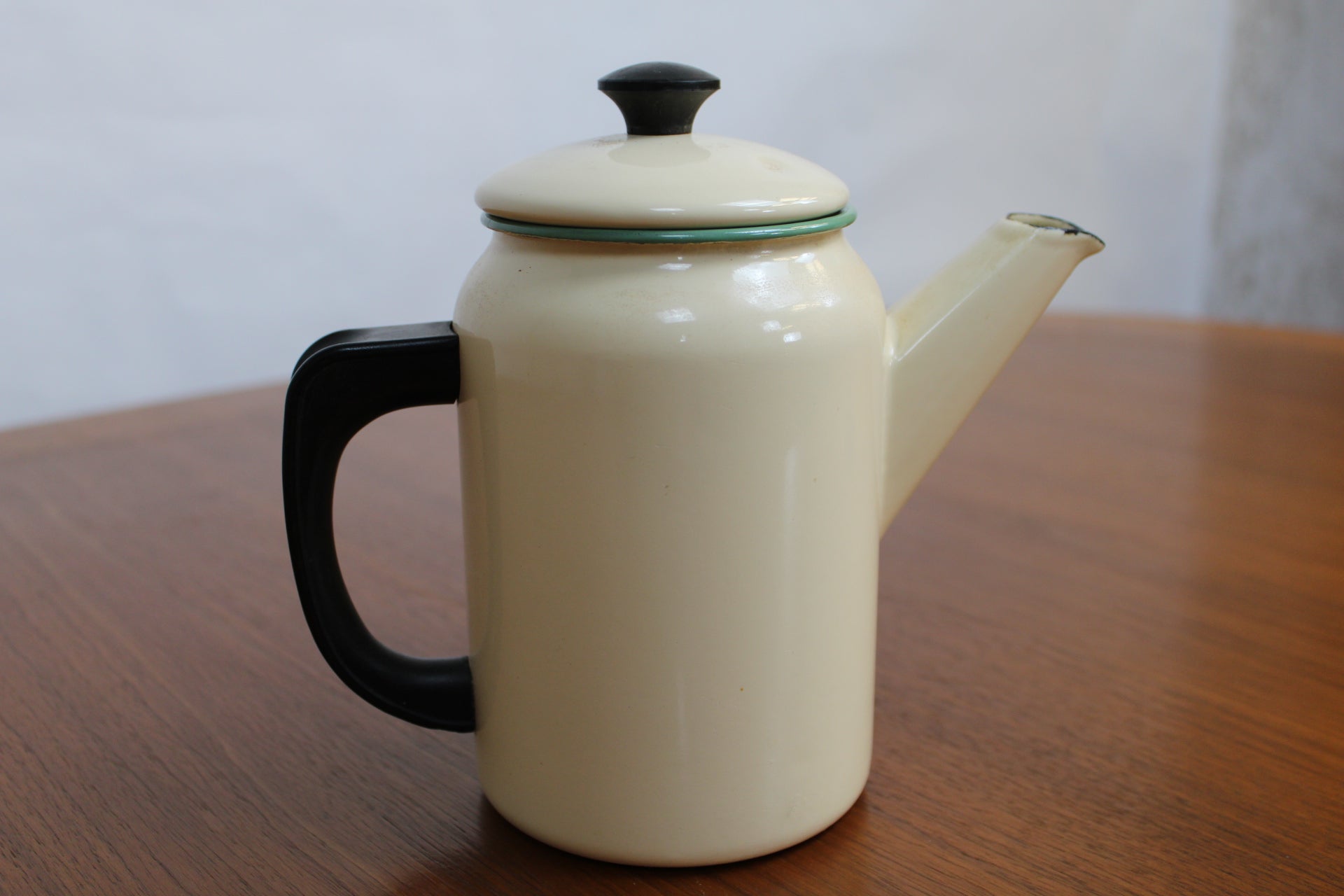 Cafetière KOCKUMS émaillée beige - 1,5L - Années 1930 - Suède - Furniture 1960