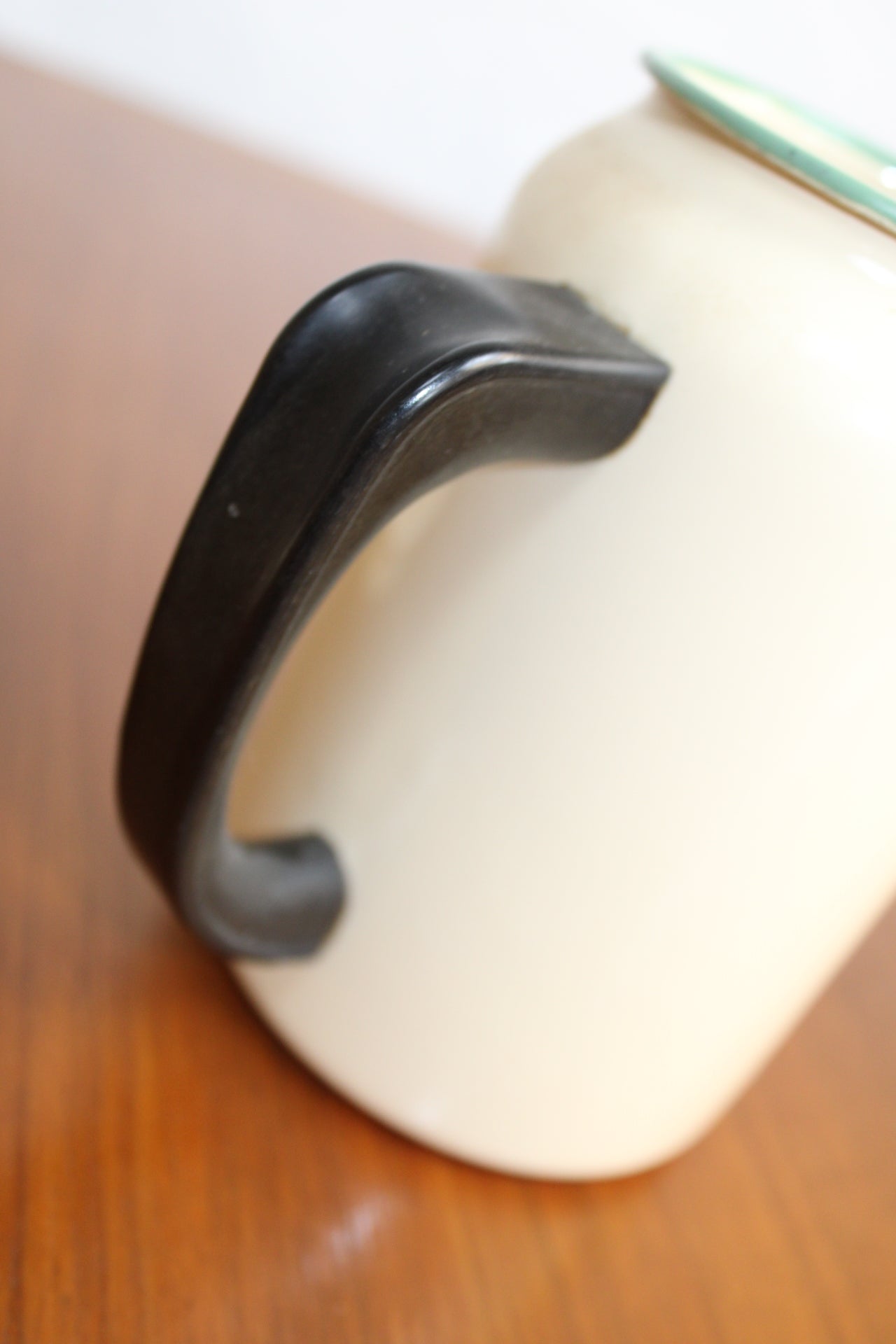 Cafetière KOCKUMS émaillée beige - 1,5L - Années 1930 - Suède - Furniture 1960