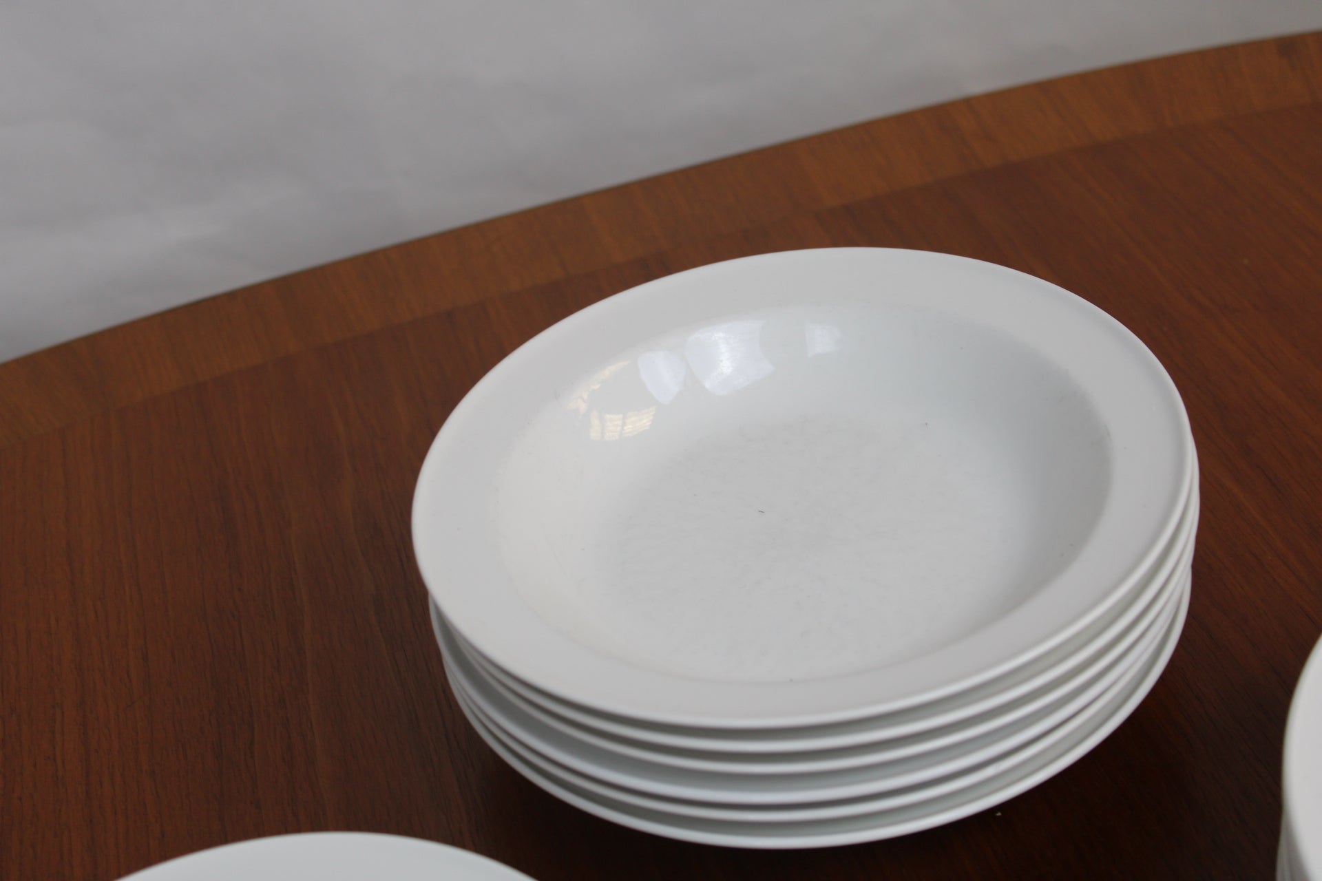 Service en porcelaine Rörstrand – 18 assiettes – Années 60 – Suède - Furniture 1960