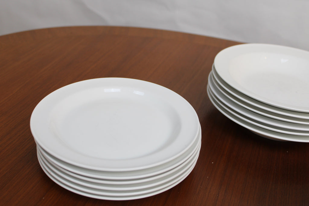 Service en porcelaine Rörstrand – 18 assiettes – Années 60 – Suède - Furniture 1960