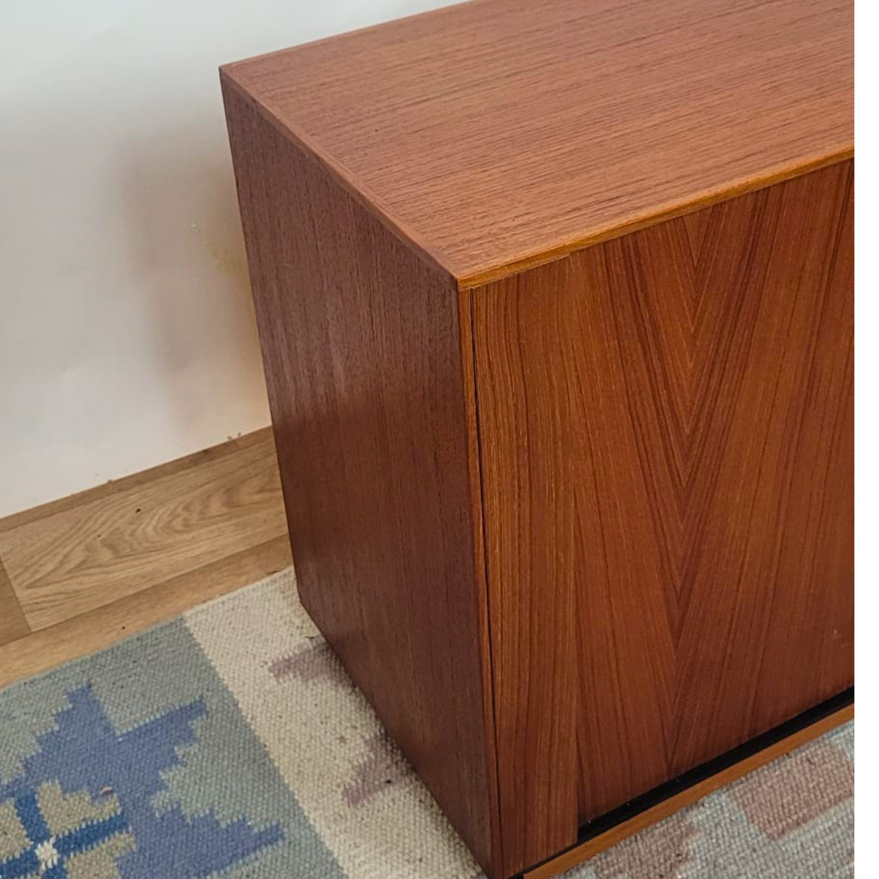 Meuble TV scandinave vintage en teck sur pied ou suspendu - Danemark - années 60