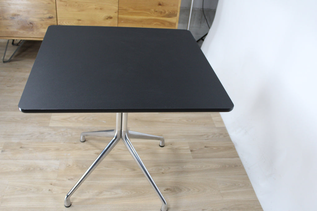 Table HAY About a Table AA15 carré – Mélaminé Noir, Design Hee Welling - Furniture 1960