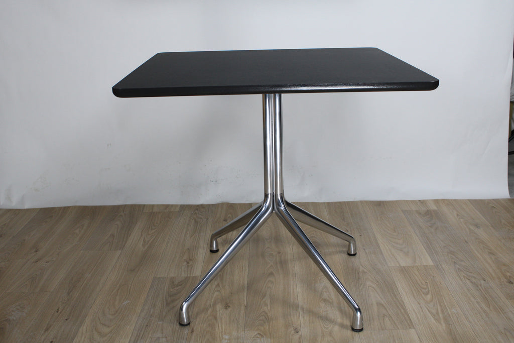 Table HAY About a Table AA15 carré – Mélaminé Noir, Design Hee Welling - Furniture 1960