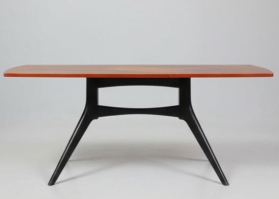 Table basse Scandinave vintage en teck et piètement noir - 142 cm - années 60