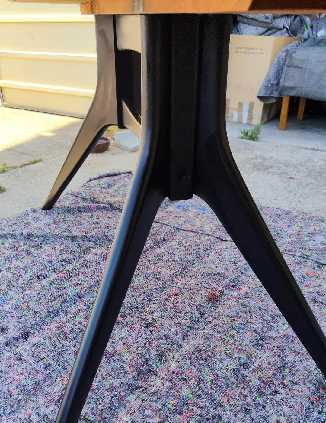Table basse Vintage Scandinave en teck et piètement noir - années 60