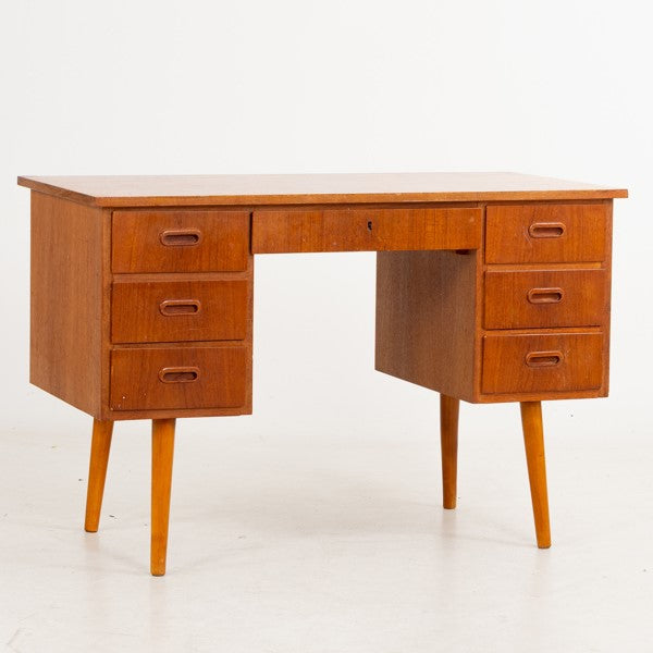 Bureau vintage scandinave en teck à 7 tiroirs – Danemark – années 60 - Furniture 1960