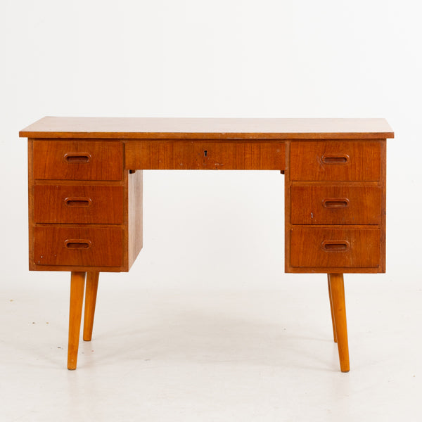 Bureau vintage scandinave en teck à 7 tiroirs – Danemark – années 60 - Furniture 1960