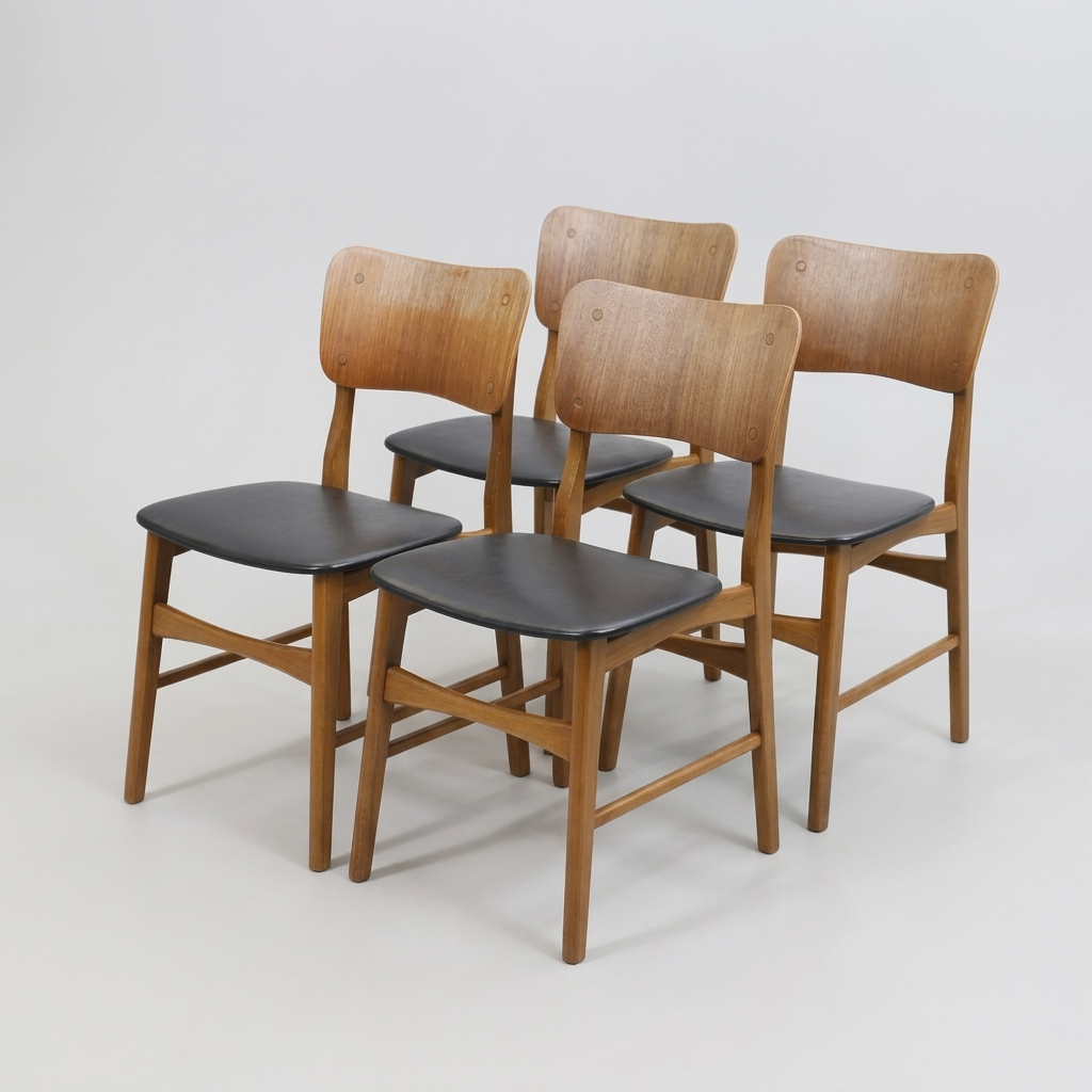 Lot de 2 Chaises Vintage Scandinaves en Teck et Simili Cuir Noir par Kofod-Larsen, Danemark, années 60