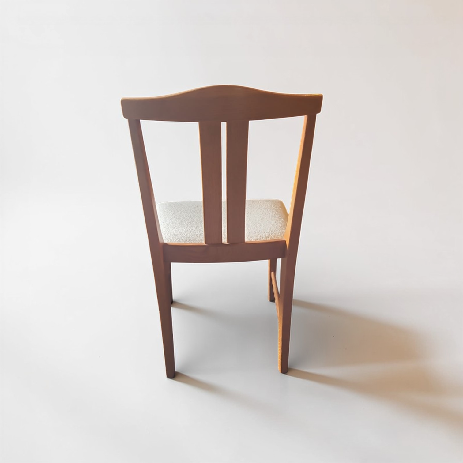 Chaise vintage imitation peau de mouton blanche Suède 1960 - Furniture 1960