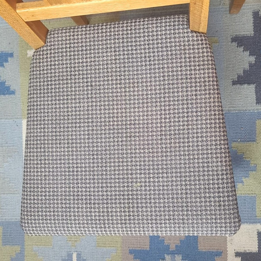 Lot 4 de chaises Brutalistes en chêne et tissu à carreaux, Danemark, années 1960 - Furniture 1960
