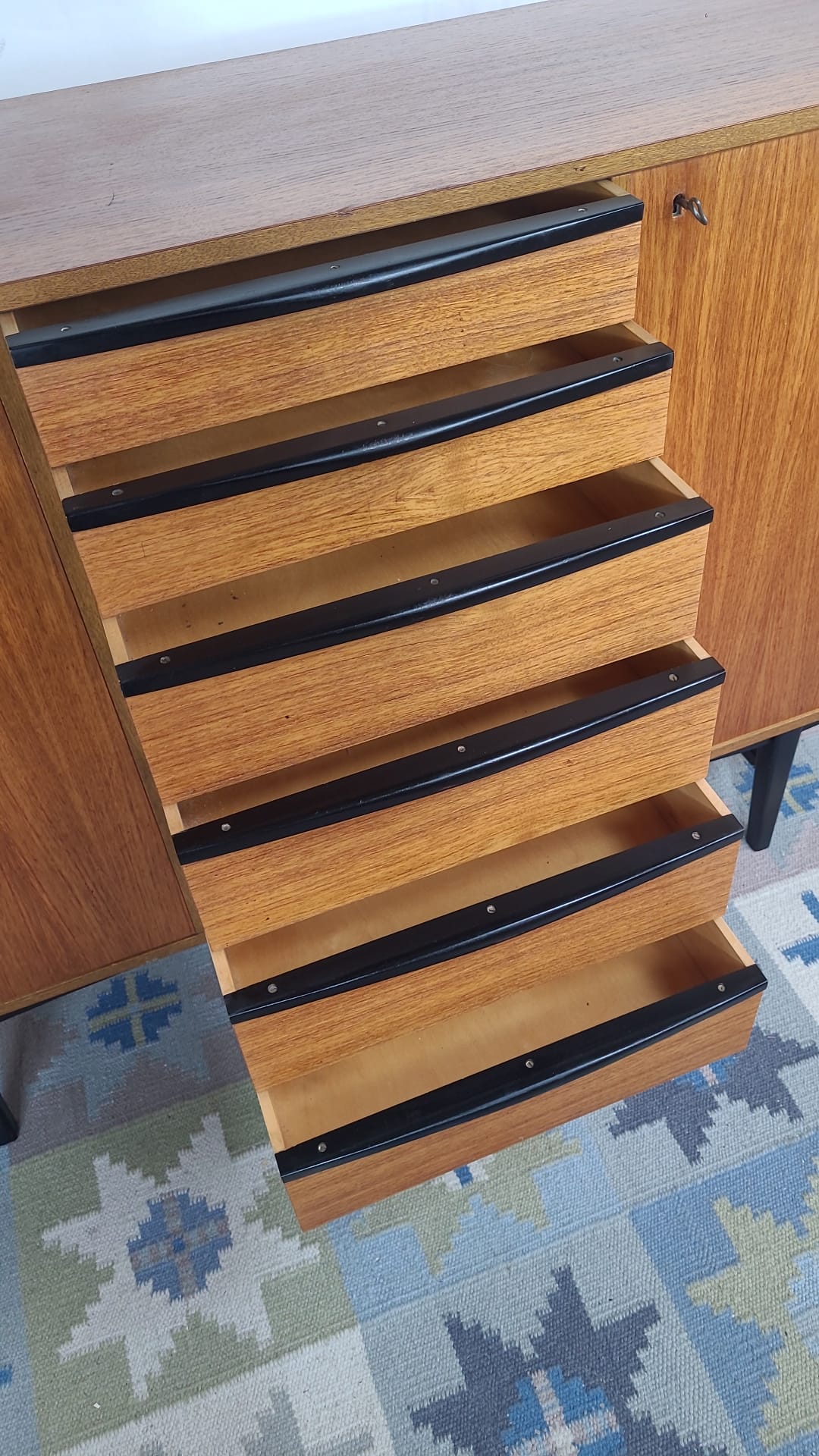 Buffet vintage scandinave en teck – Danemark – années 60 - Furniture 1960