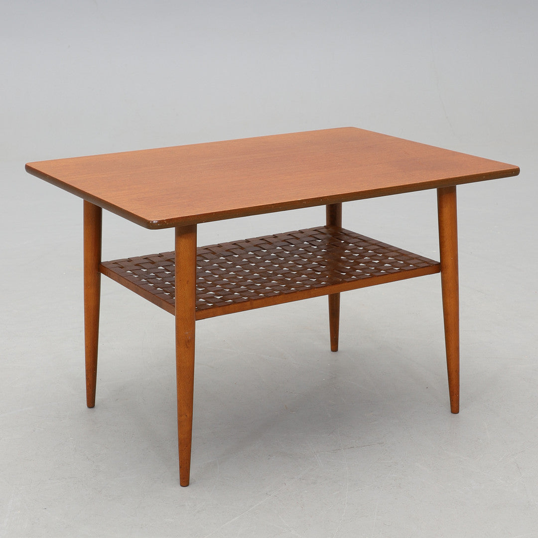 Table basse scandinave vintage en teck avec étagère tressée – années 60 - Furniture 1960