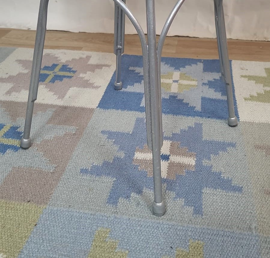 Table basse ronde en granite gris et métal argenté, design allemand 1960 - Furniture 1960