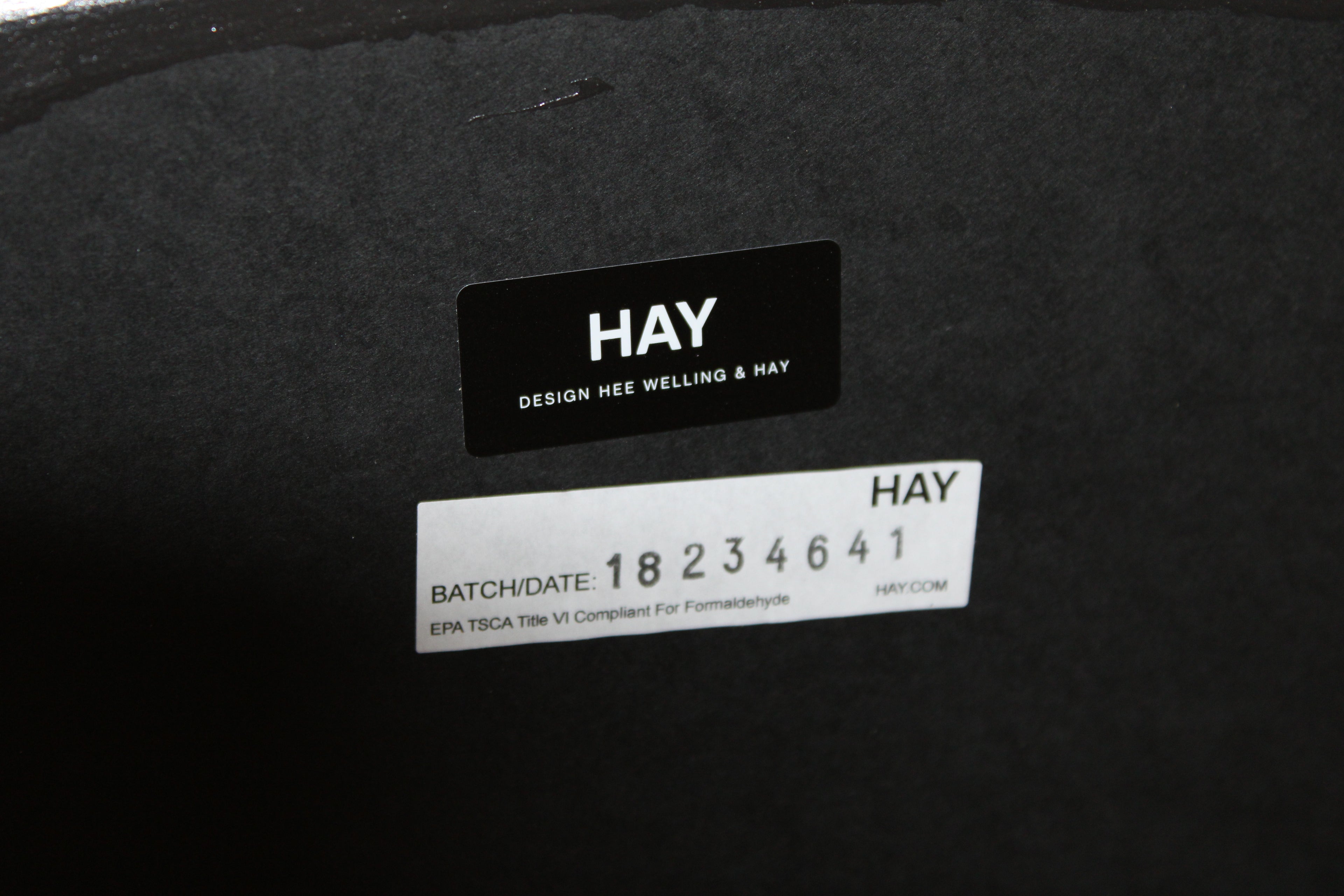 Table HAY About a Table AA15 – rond – Mélaminé Noir – Design Hee Welling - Furniture 1960