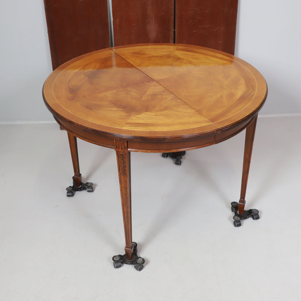 Table de salle à manger vintage Scandinave style Gustavien – années 60, Dk - Furniture 1960